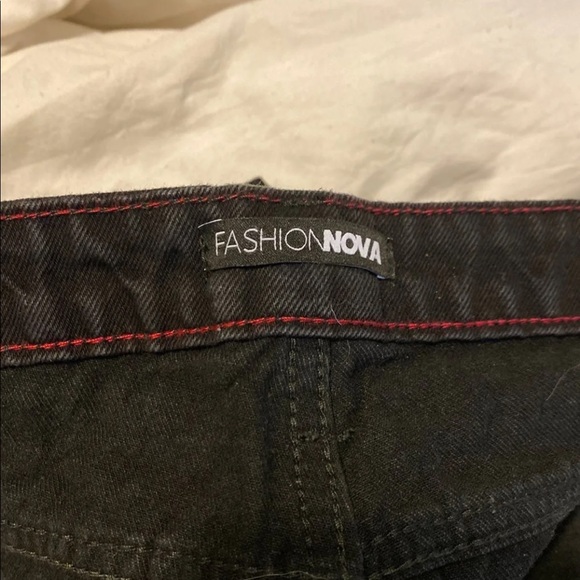 Fashion Nova Boyfriend Jeans - Picture 7 of 8